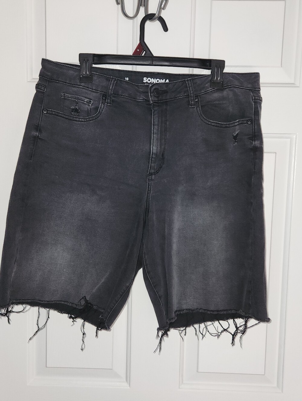 Sonoma Bermuda Hi Rise Shorts Washed Black Denim Stretch Womens 16 Raw Hem